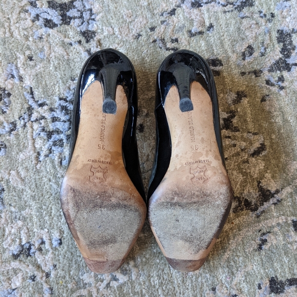 Manolo Blahnik Pointer heels with bows - Picture 6 of 7